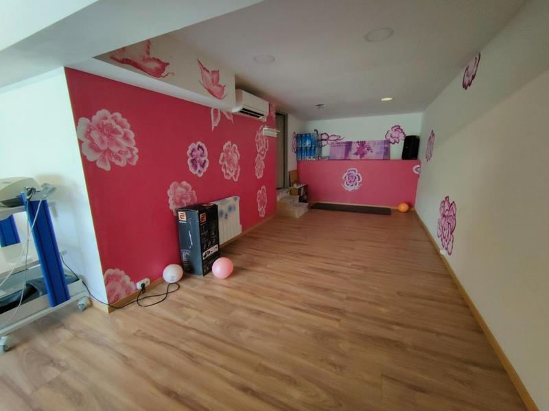 Local commercial - 113 m² - 5 pièces