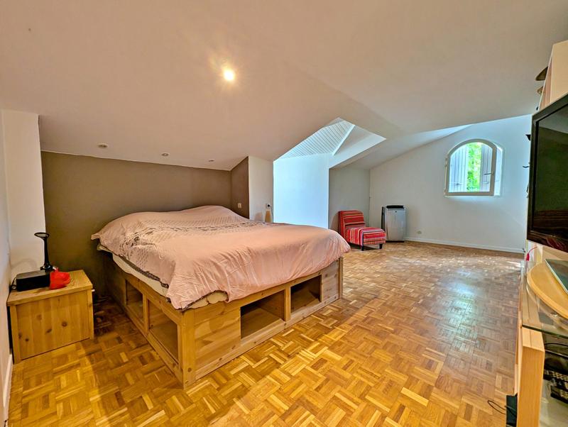 Villa - 338 m² - 10 pièces