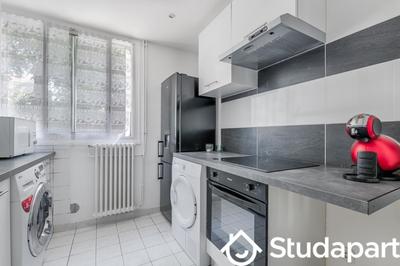 Chambre - 11 m² - 1 pièce