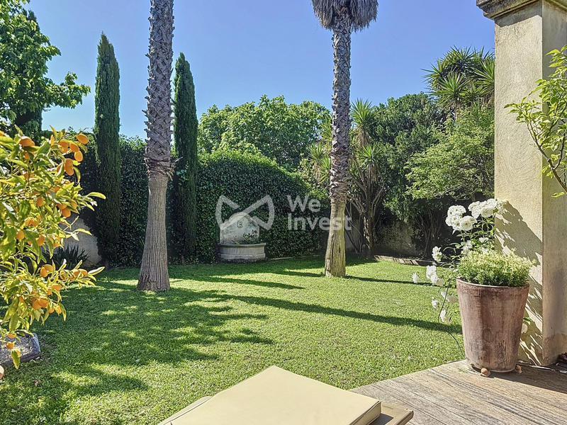 Maison - 220 m² - 8 pièces