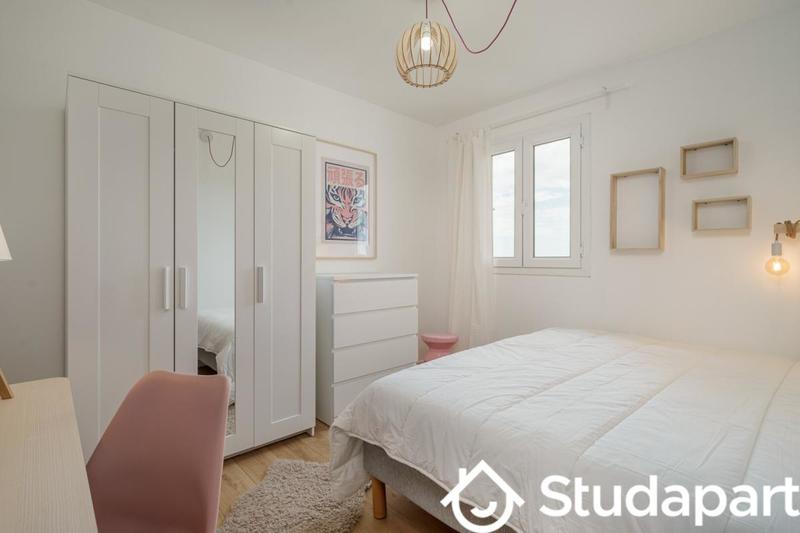 Chambre - 13 m² - 1 pièce