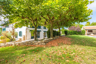 Maison - 240 m² - 8 pièces