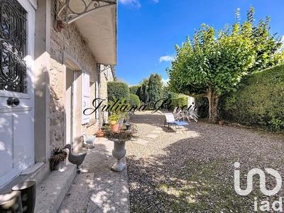 Maison - 216 m² - 9 pièces