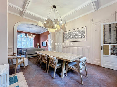 Maison - 252 m² - 10 pièces