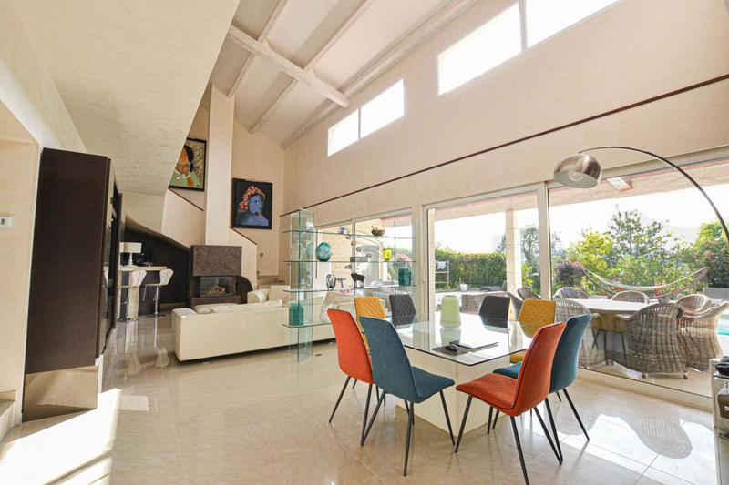 Villa - 207 m² - 5 pièces