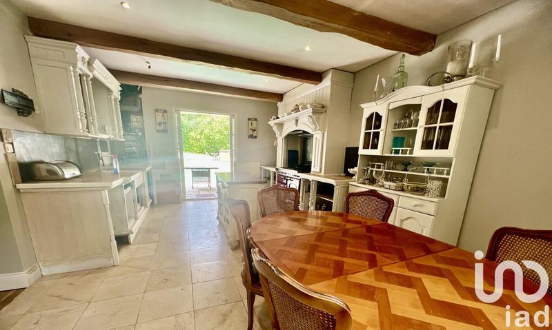 Maison - 220 m² - 9 pièces