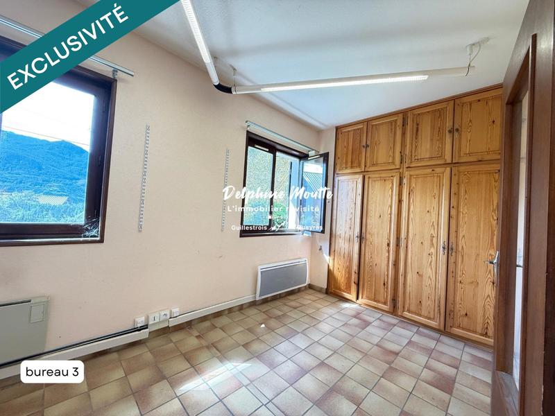 Bureau - 116 m² - 6 pièces