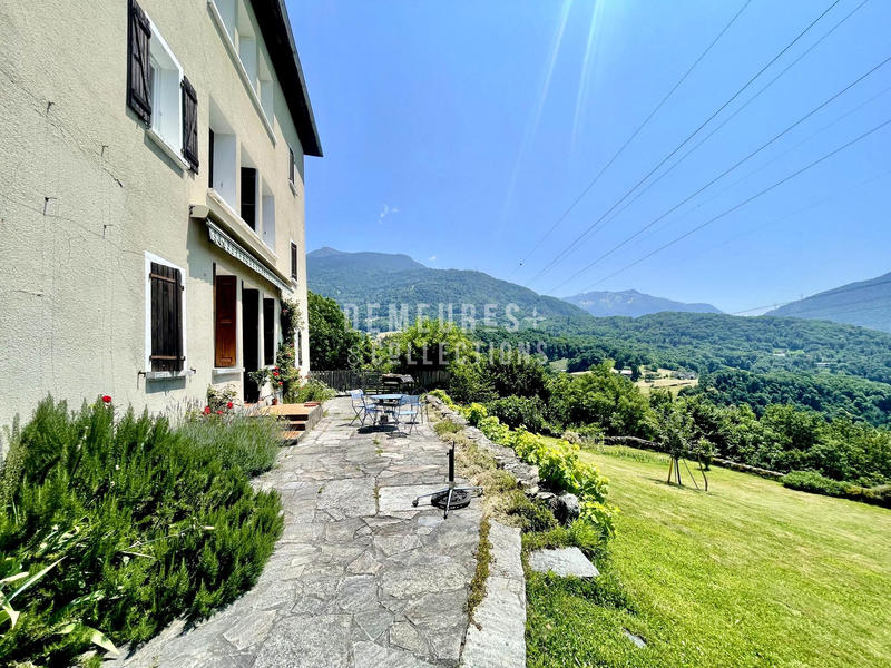 Château - 210 m² - 9 pièces