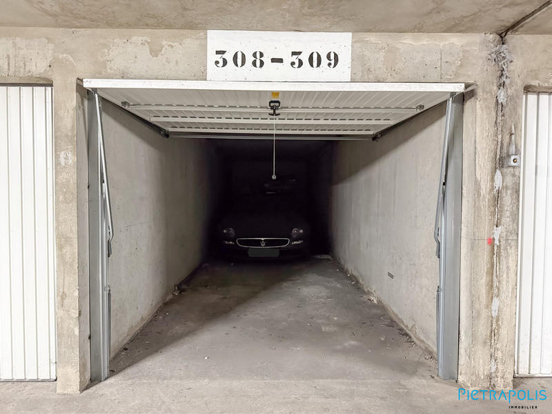 Parking / Garage - 26 m²