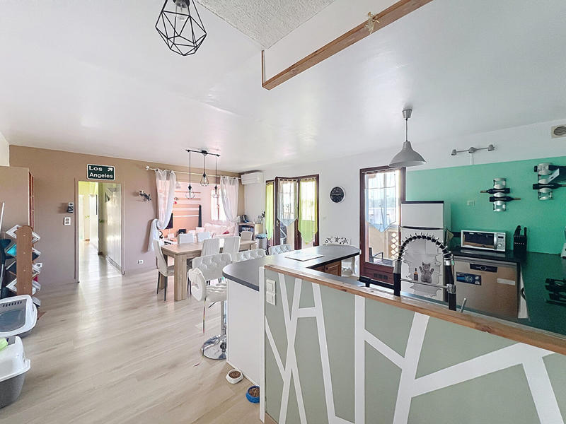 Appartement - 79 m² - 3 pièces