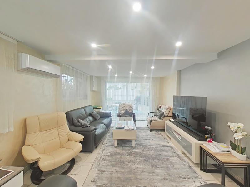 Maison - 245 m² - 10 pièces