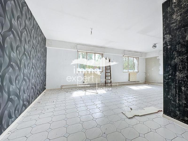 Local d'activité / Entrepôt - 694 m² - 5 pièces