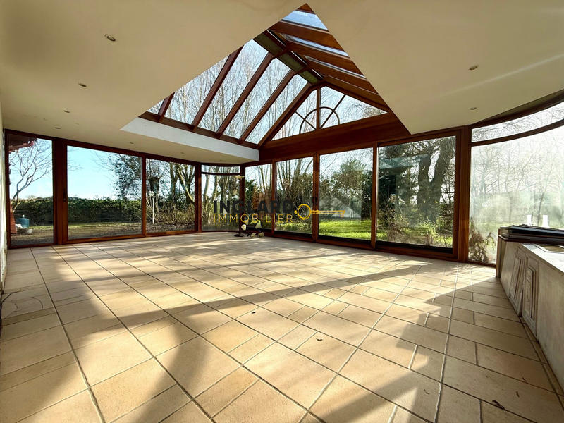 Maison - 205 m² - 8 pièces