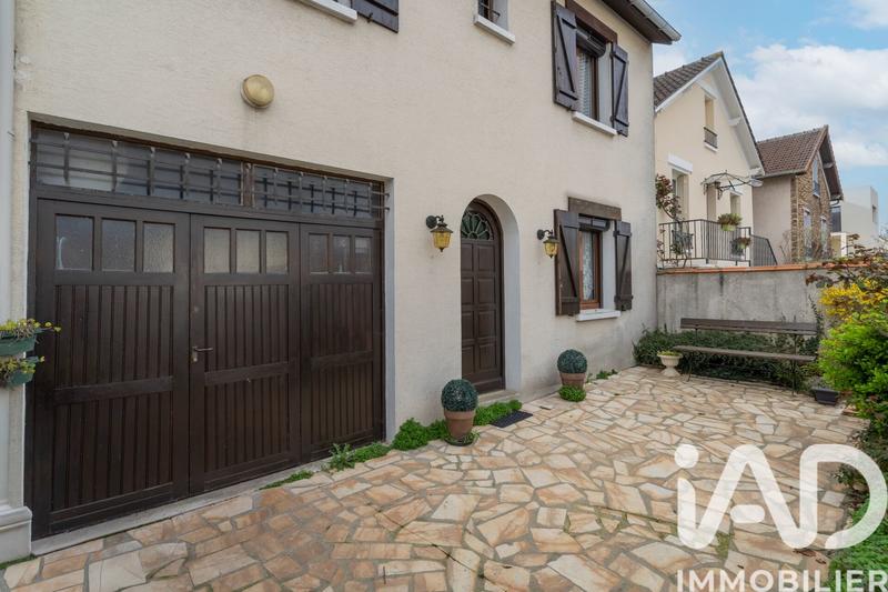 Maison - 99 m² - 5 pièces