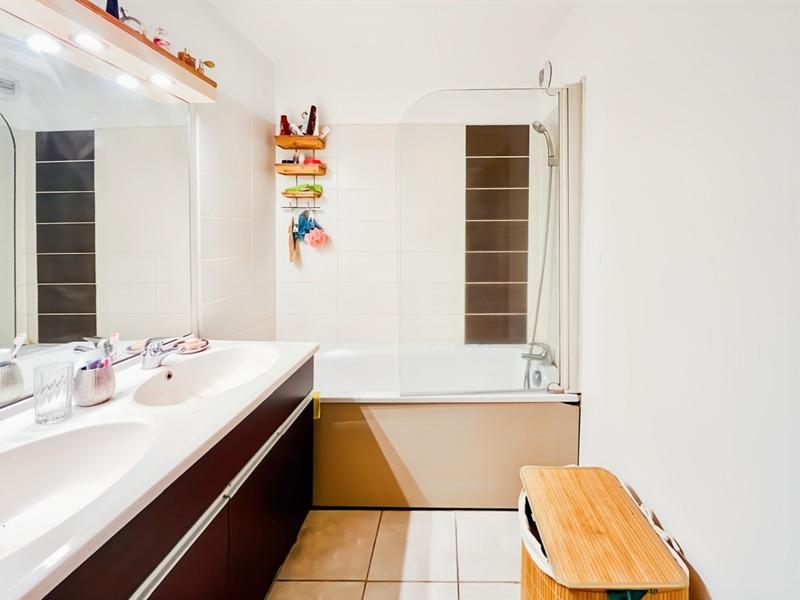 Appartement ancien - 80 m² - 3 pièces