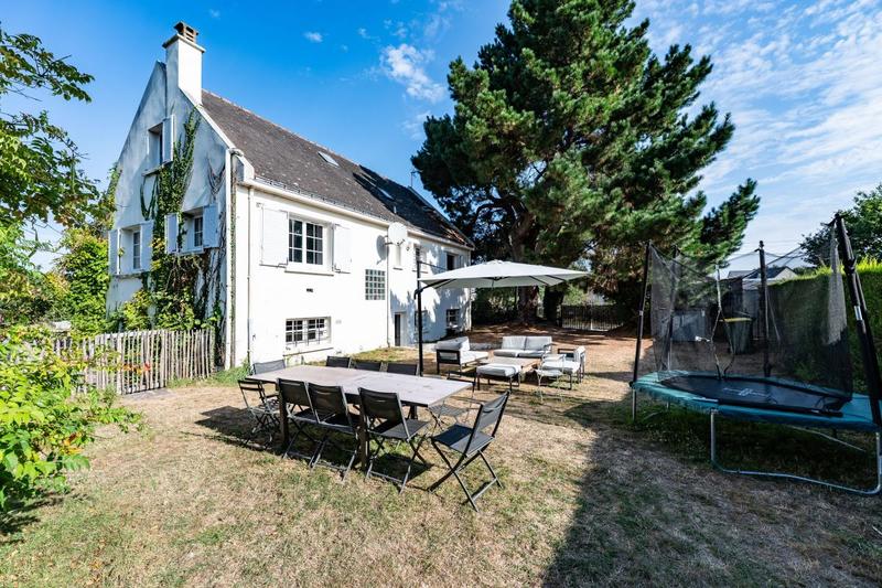 Maison - 195 m² - 9 pièces