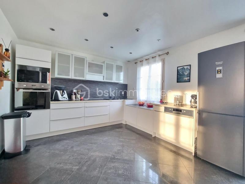 Maison traditionnelle - 98 m² - 4 pièces