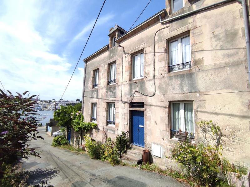 Maison - 235 m² - 7 pièces