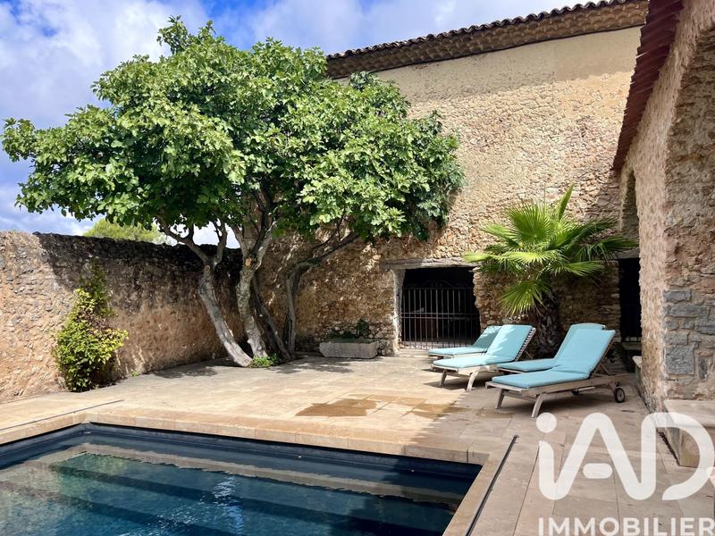 Maison - 650 m² - 11 pièces