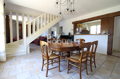 Maison - 95 m² - 5 pièces