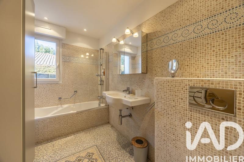 Maison - 315 m² - 7 pièces