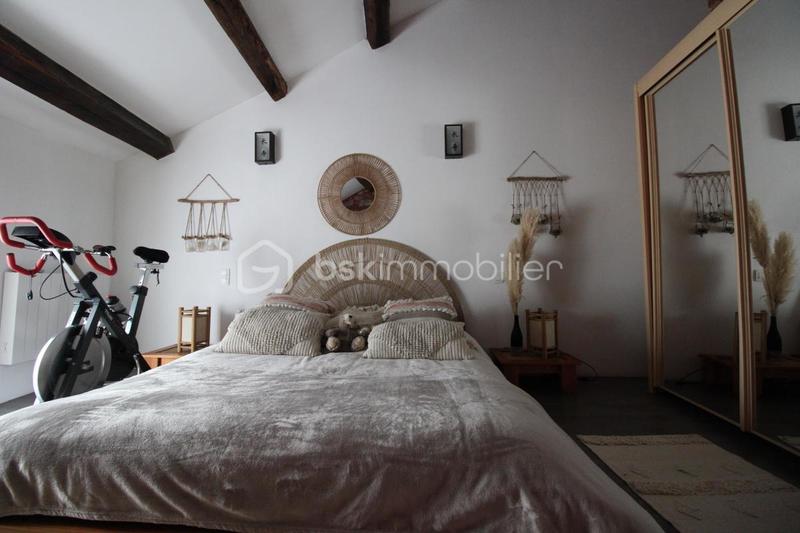 Demeure - 300 m² - 14 pièces