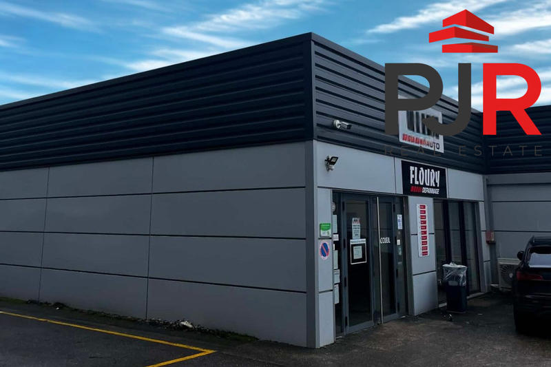 Local d'activités - 383 m²