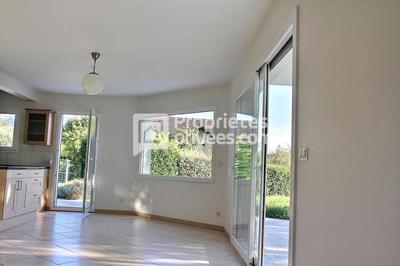 Maison - 147 m² - 8 pièces