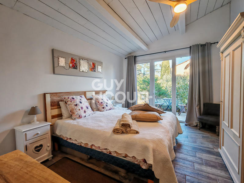 Maison - 320 m² - 9 pièces