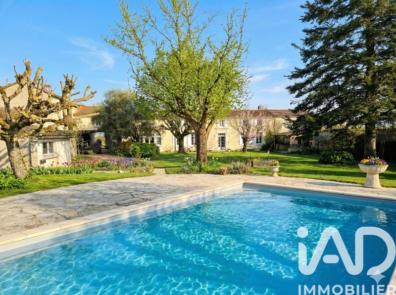 Maison - 200 m² - 7 pièces