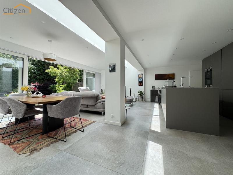 Villa - 212 m² - 6 pièces