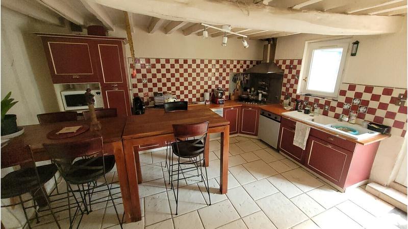 Maison - 245 m² - 11 pièces