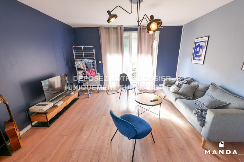 Chambre - 10 m² - 5 pièces