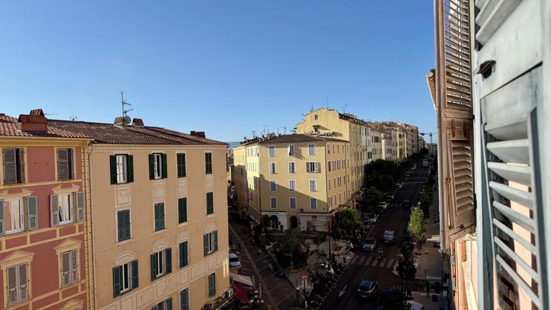 Appartement - 123 m² - 5 pièces