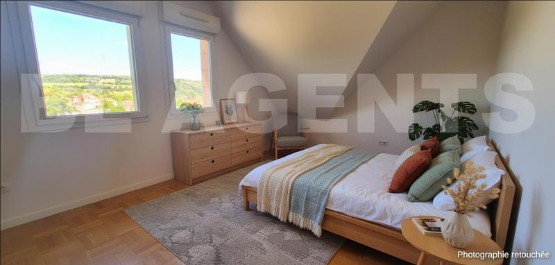 Maison - 222 m² - 8 pièces