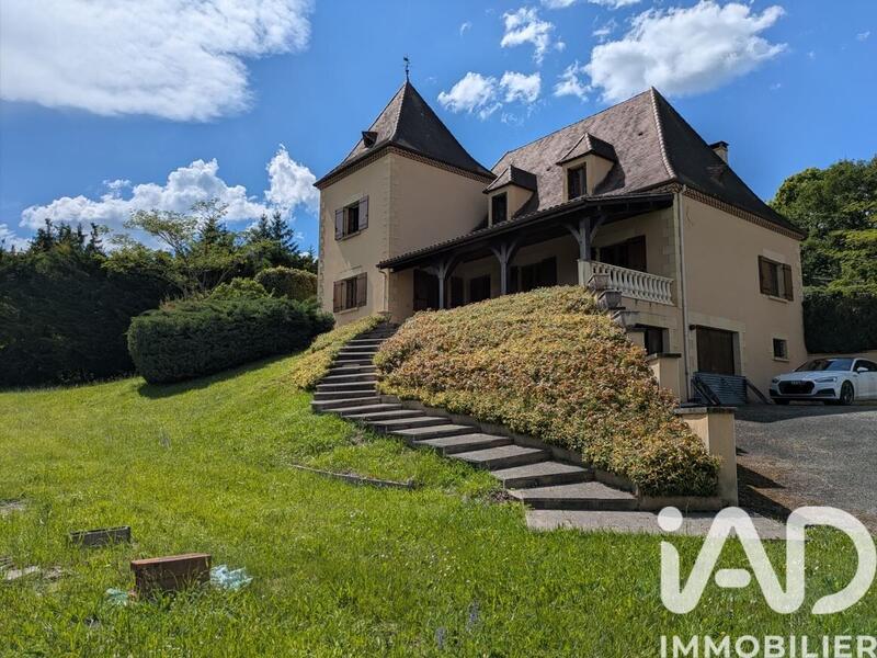 Maison - 175 m² - 6 pièces