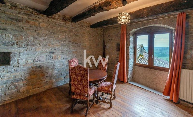 Maison de village - 179 m² - 6 pièces