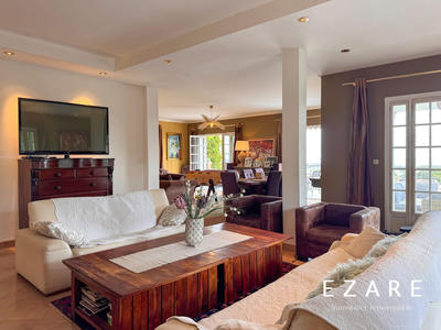 Maison - 440 m² - 10 pièces