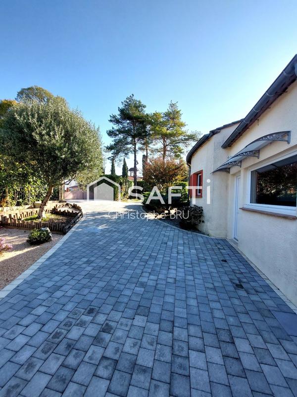 Maison - 215 m² - 6 pièces