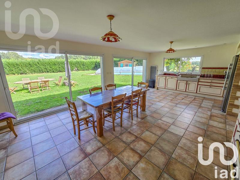 Maison - 240 m² - 7 pièces