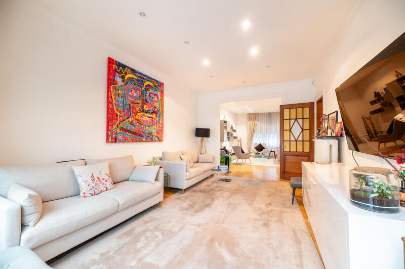 Villa - 253 m² - 10 pièces