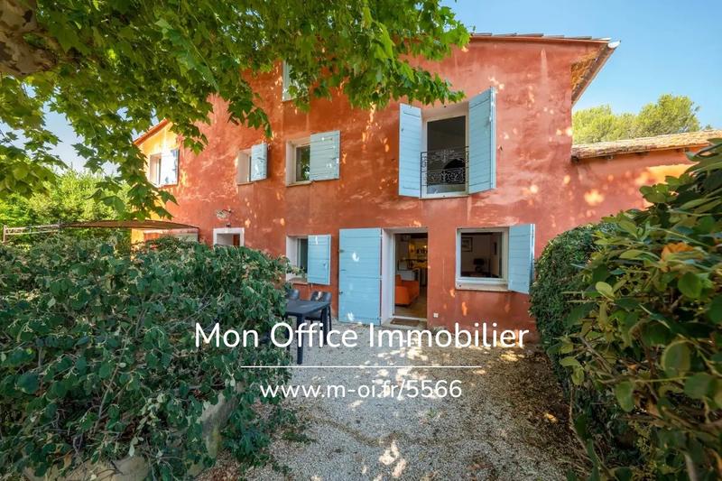 Maison - 270 m² - 6 pièces