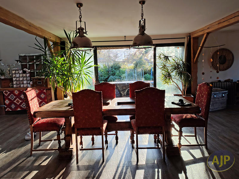 Maison - 195 m² - 5 pièces