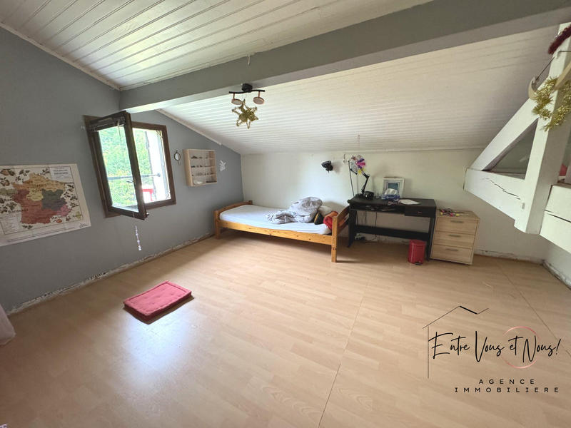 Maison traditionnelle - 189 m² - 6 pièces