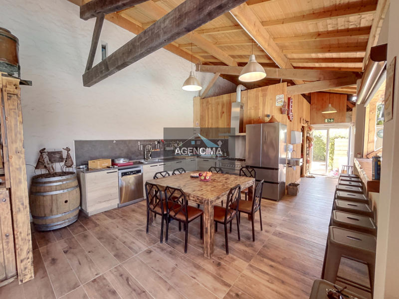 Maison - 188 m² - 4 pièces