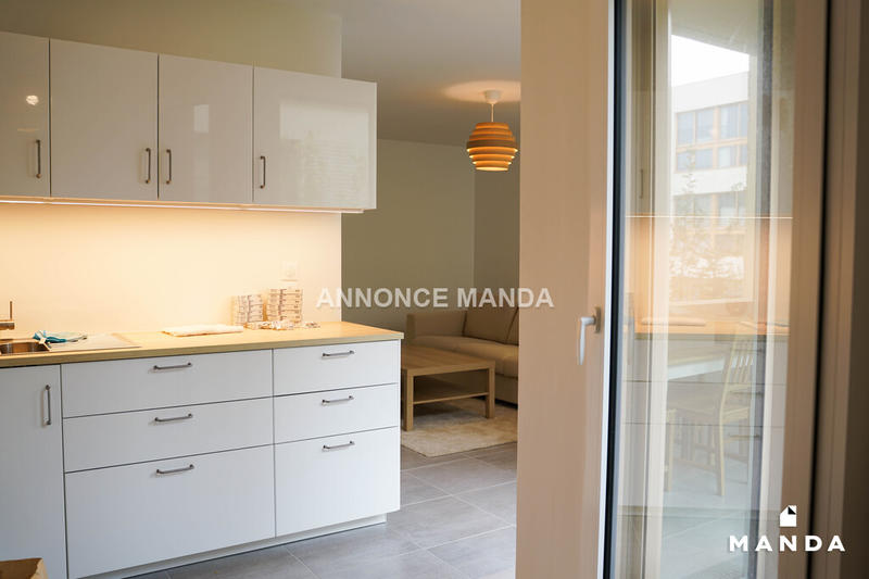 Chambre - 9 m² - 5 pièces