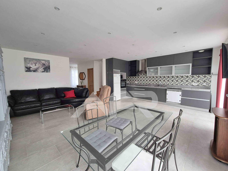 Maison - 160 m² - 8 pièces