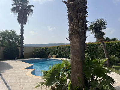 Maison - 165 m² - 6 pièces