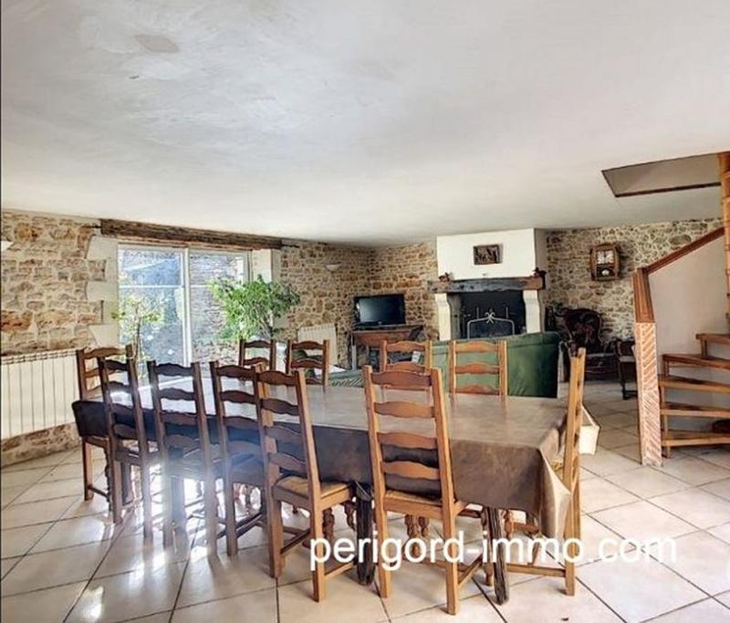 Maison traditionnelle - 641 m² - 23 pièces