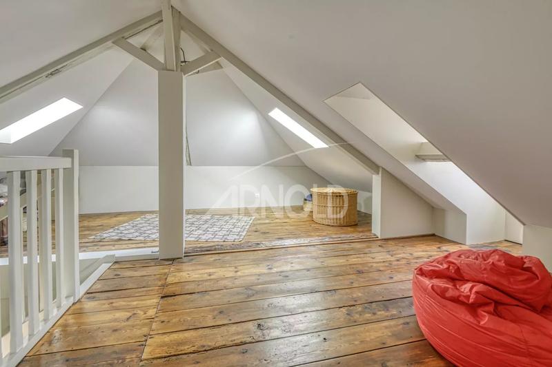 Maison - 173 m² - 9 pièces